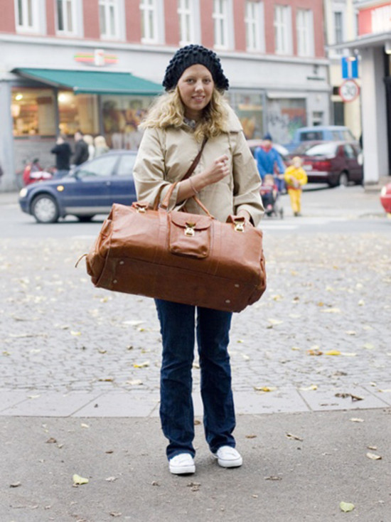 OSLO: Elin with a Giant Bag