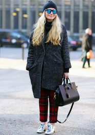 Shannon Davenport, Blue Sunglasses Fashion