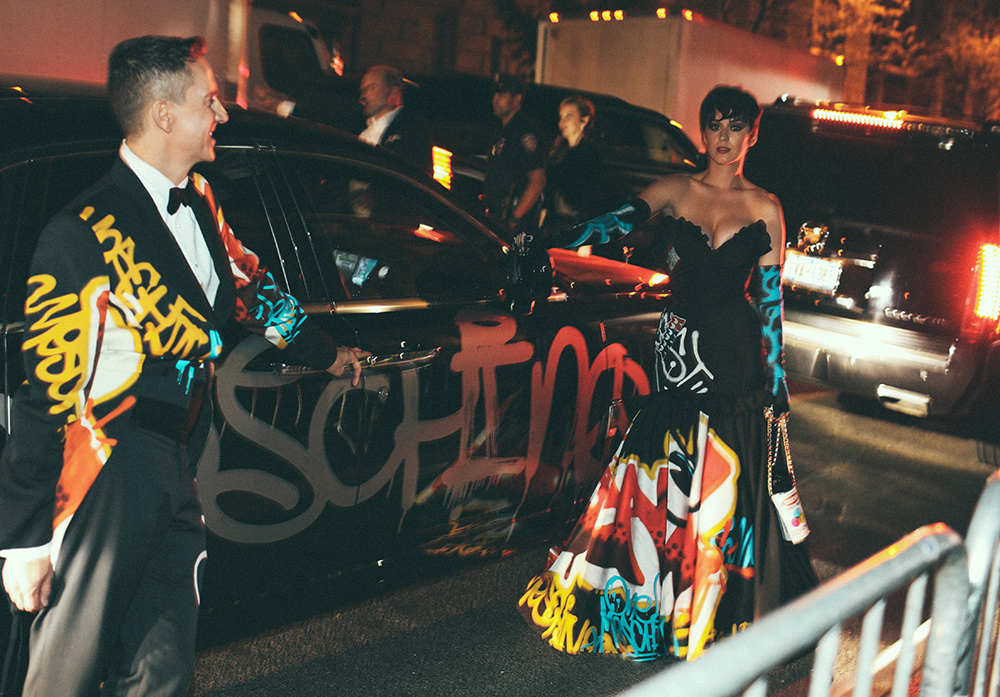 katy-perry-moschino-car-met-gala.jpg