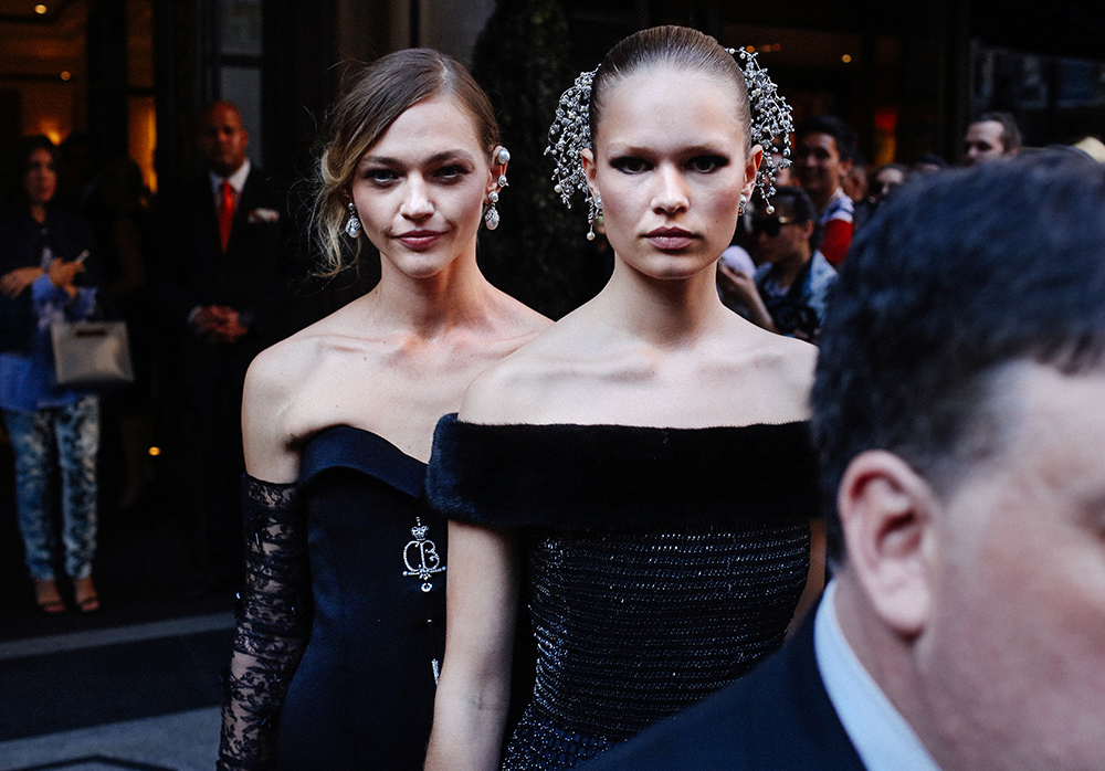 sasha-pivavorova-anna-ewers-metgala-2015-balenciaga.jpg