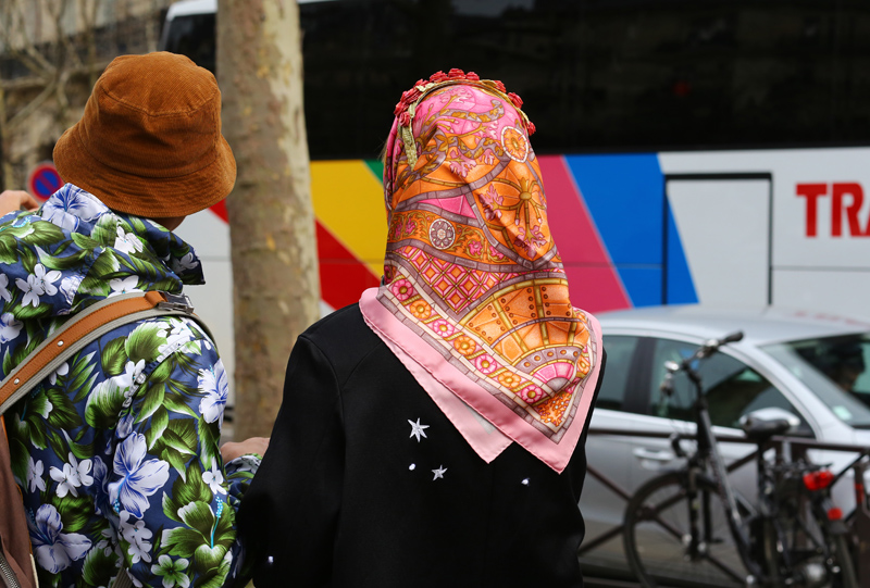 vika-gazinskaya-headscarf.jpg